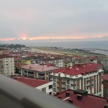 Daire Nıl Harika Ve Panoramik Bir Deniz Manzaralı Yeni Tesis Pelitli (Trabzon)