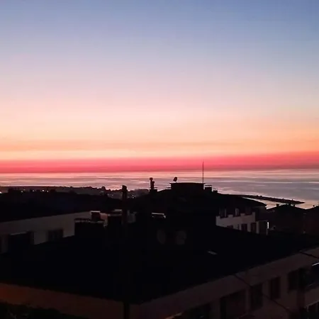 Daire Nıl Harika Ve Panoramik Bir Deniz Manzaralı Yeni Tesis Pelitli (Trabzon)
